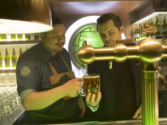 Pilsner Urquell rusza z kampanią "Wzór piwnego smaku"