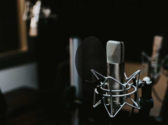 Radio Track: Vox FM po raz pierwszy wyprzedza słuchalność Trójki