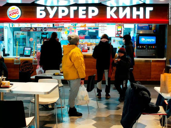 Franczyzobiorcy sieci fast food nie zamykają lokali w Rosji