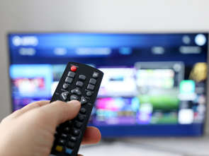 Publicis Groupe: czas oglądania telewizji z reklamami zmalał o 8% w ub.r.